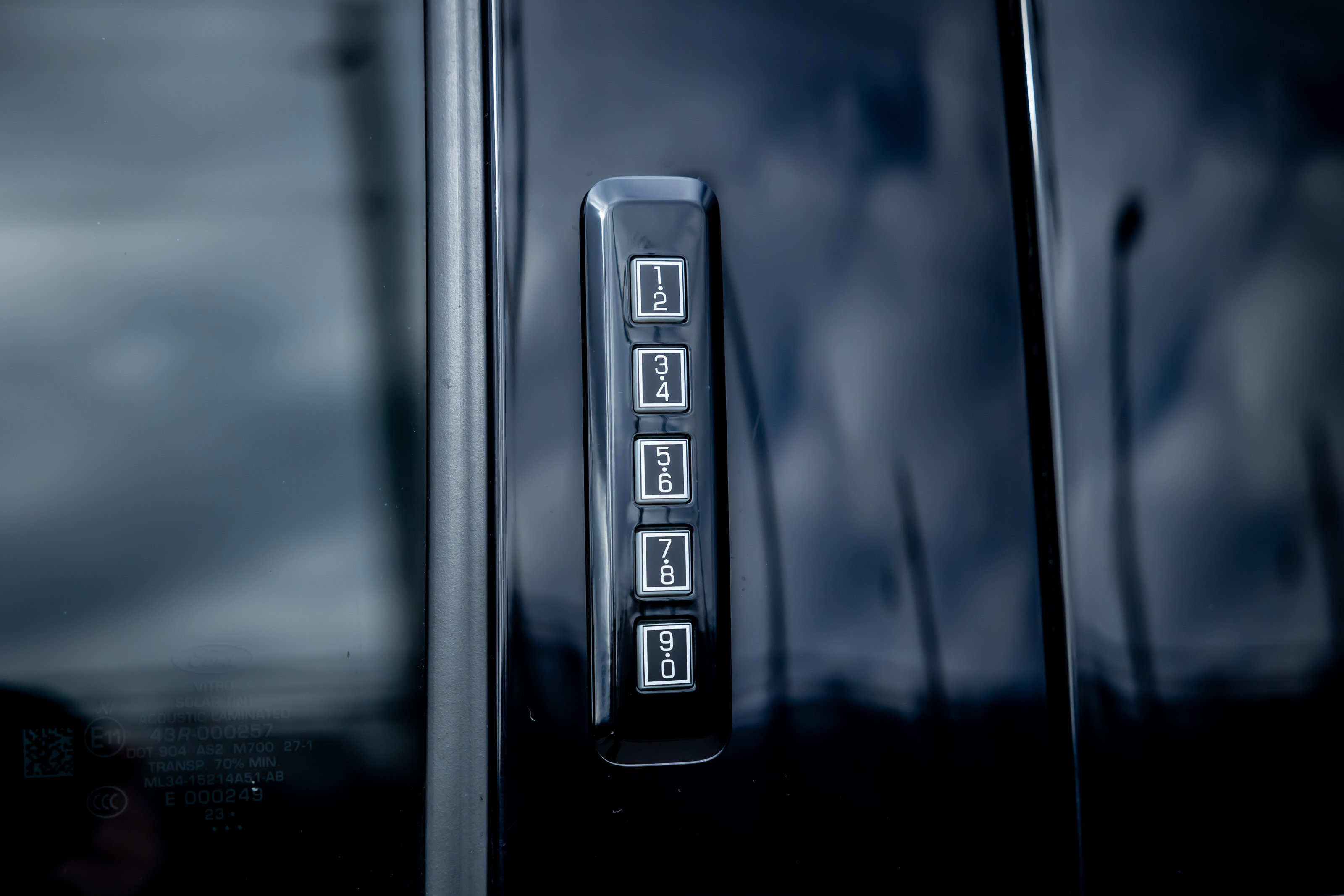 Used 2024 Ford F450 Platinum w/ FX4 Off-Road Package image 24