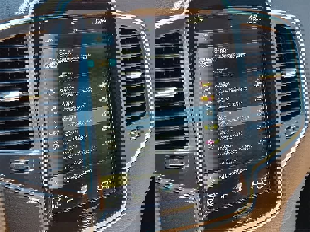 Used 2018 Volvo XC90 T6 Momentum w/ Convenience Package image 15