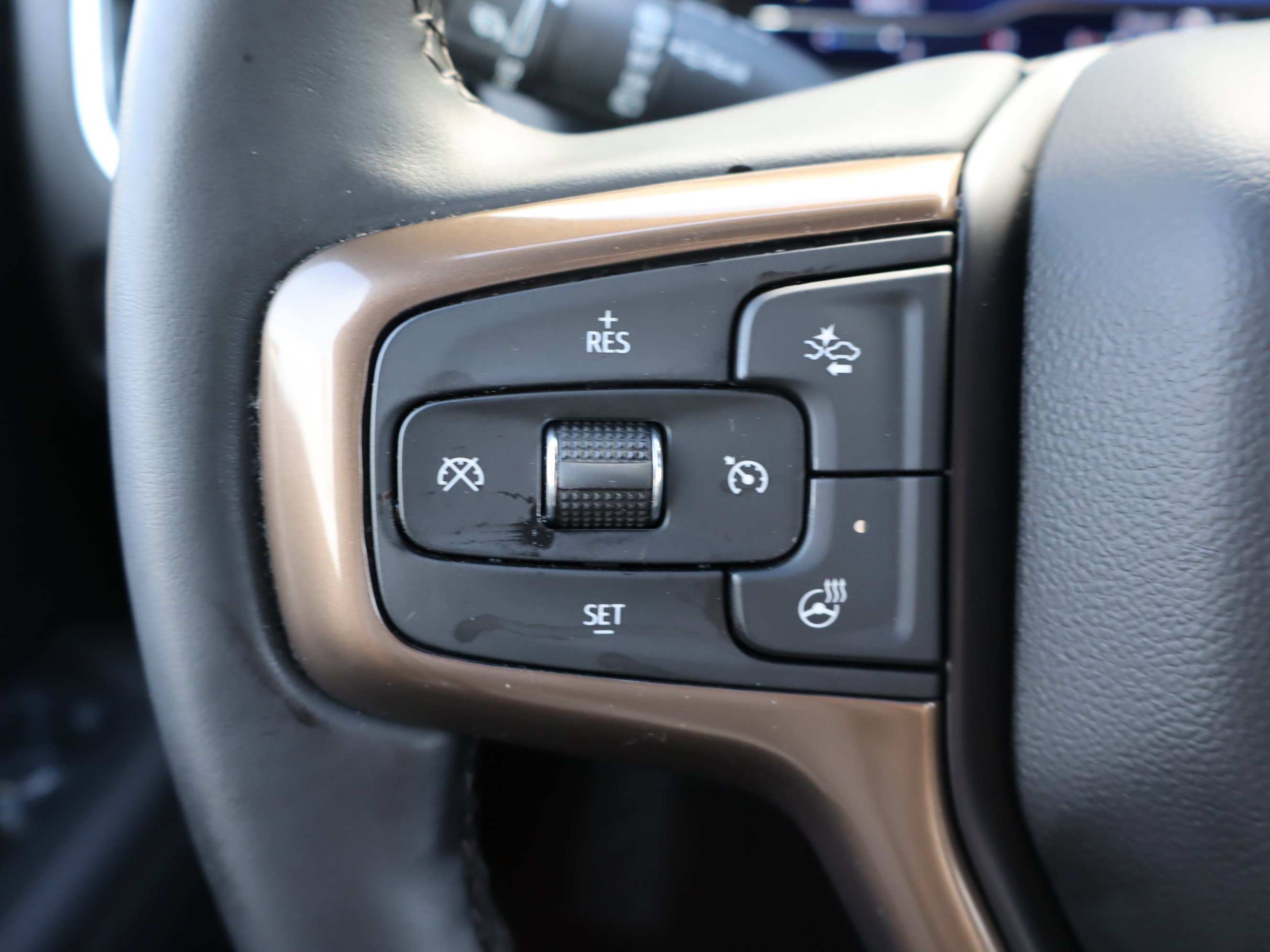 Used 2024 Chevrolet Tahoe High Country AWD/4WD image 23