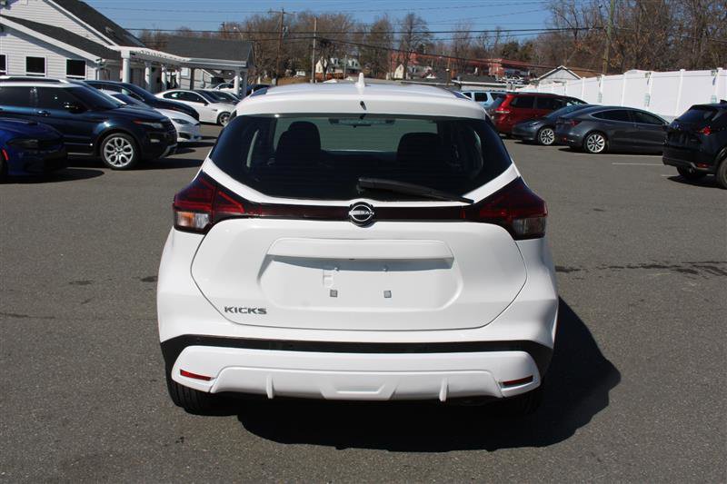Used 2022 Nissan Kicks S FWD image 6