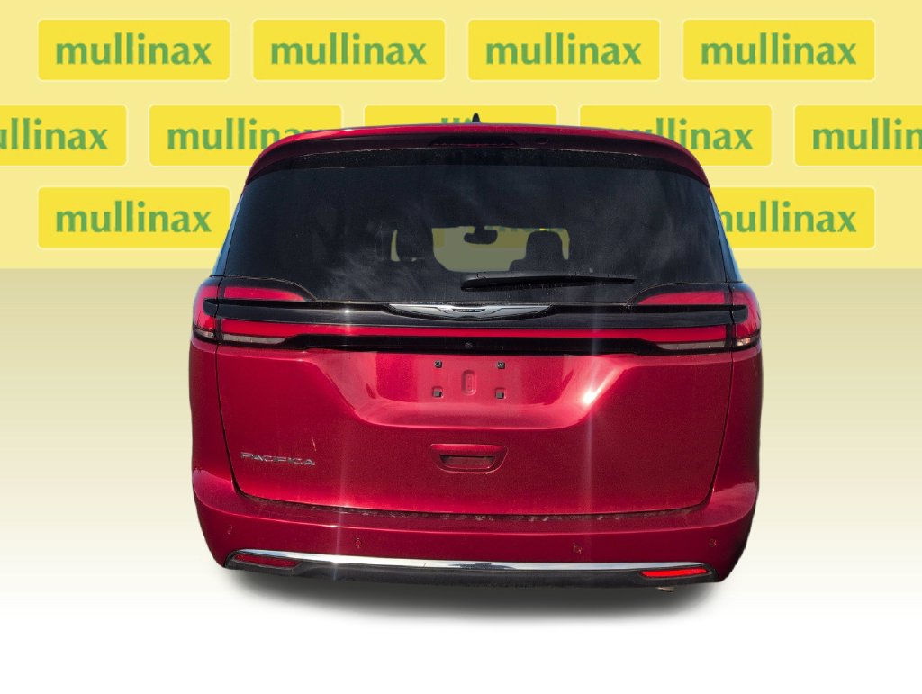 Used 2024 Chrysler Pacifica Touring-L FWD image 32