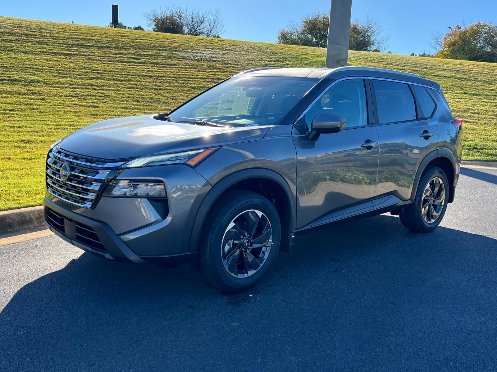 New 2026 Nissan Rogue SV w/ SV Premium Package image 2