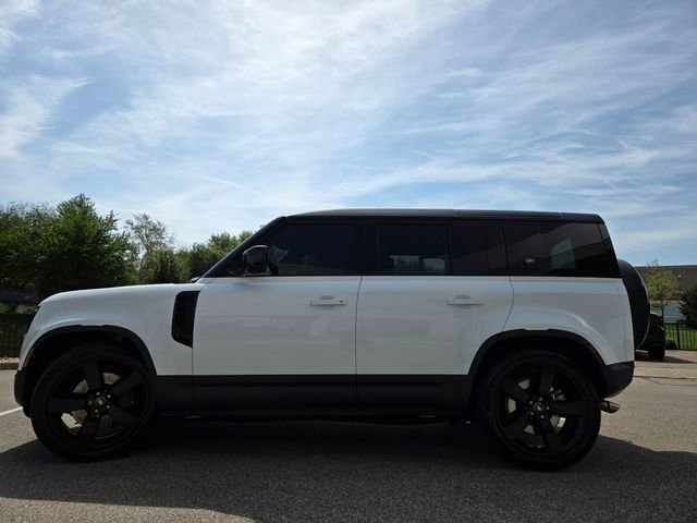 Used 2024 Land Rover Defender 110 SE AWD/4WD image 23