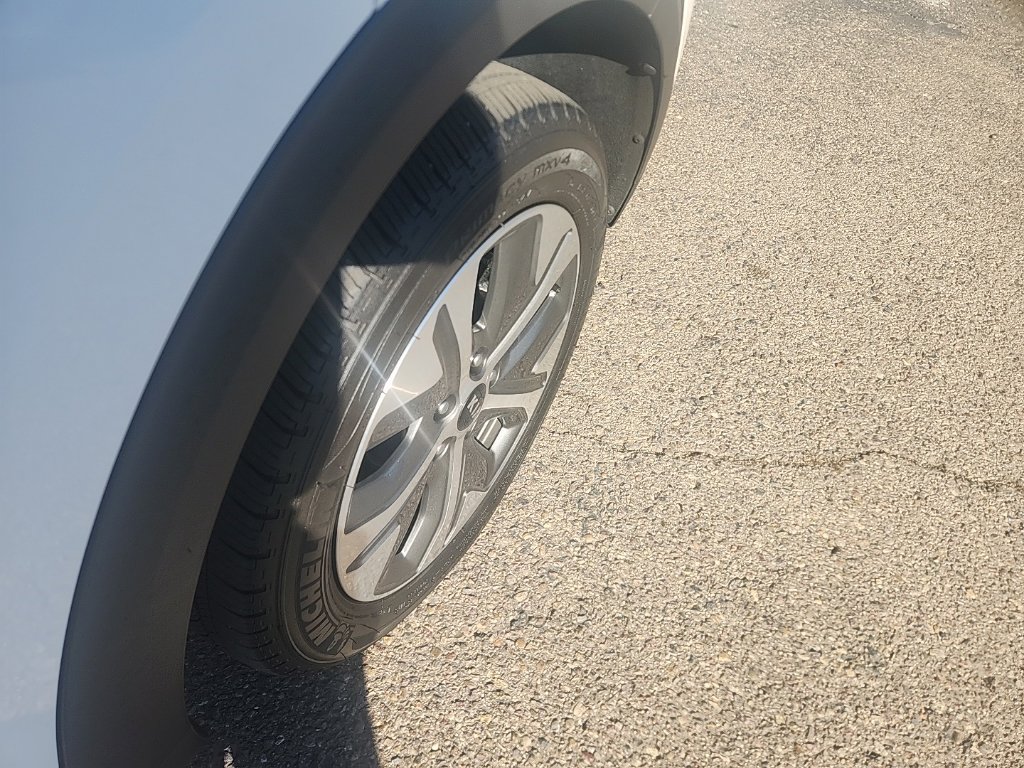 Used 2019 Kia Niro EX Premium FWD image 8