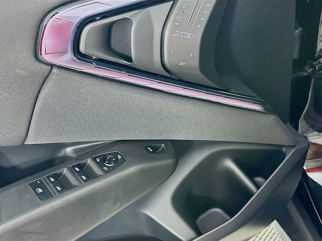 Used 2025 BMW X3 xDrive30i w/ Premium Package image 23