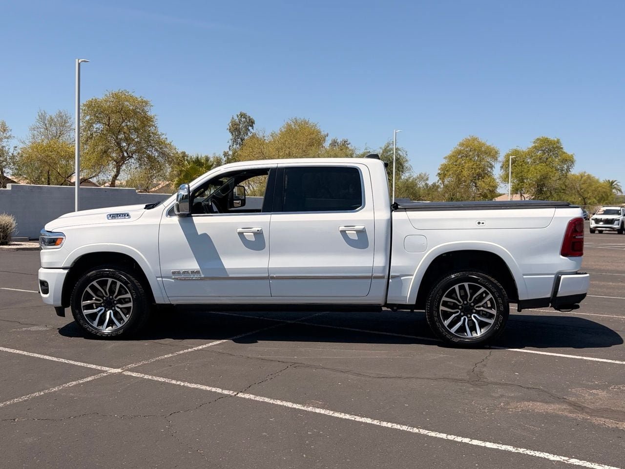 Used 2025 RAM 1500 Limited AWD/4WD image 2