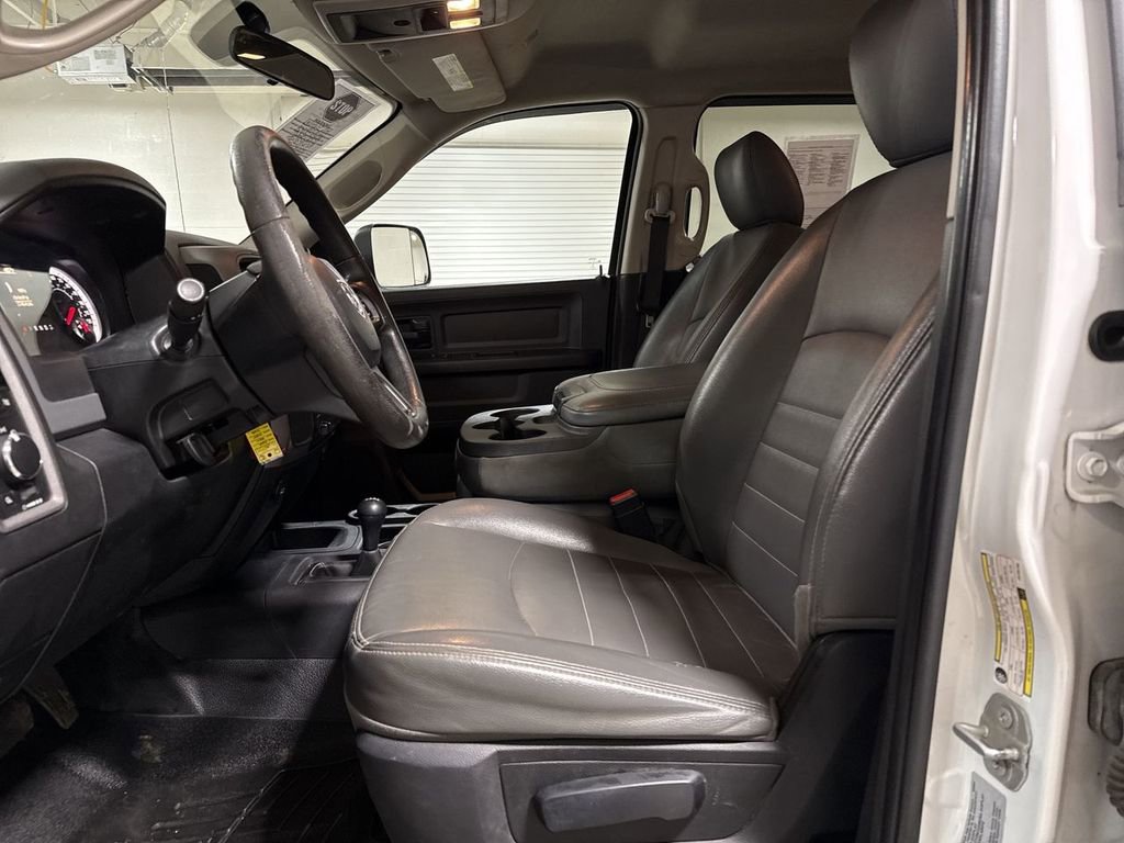 Used 2018 RAM 2500 Tradesman w/ Chrome Appearance Group image 19