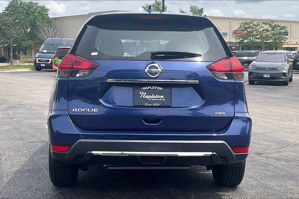 Used 2017 Nissan Rogue S AWD/4WD image 3