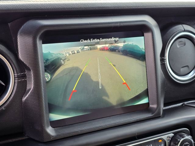 Used 2019 Jeep Wrangler Unlimited Sahara AWD/4WD image 32