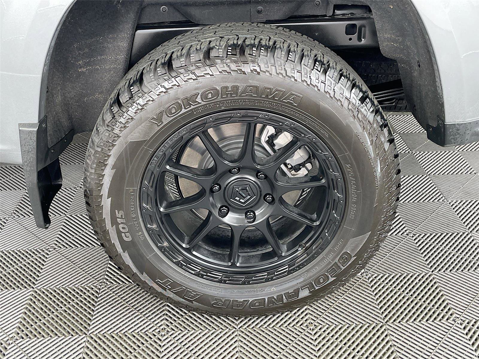 Used 2024 Chevrolet Colorado LT w/ LT Convenience Package image 33