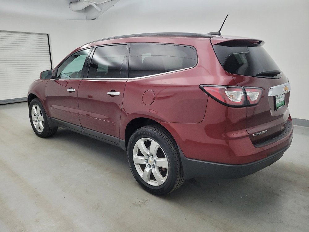 Used 2017 Chevrolet Traverse LT w/ Style and Technology Package FWD image 3