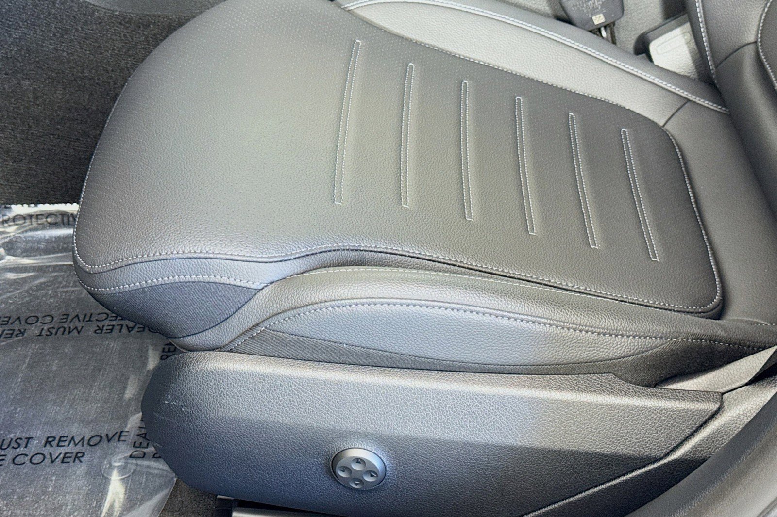 New 2025 Mercedes-Benz C 300 4MATIC Sedan image 17