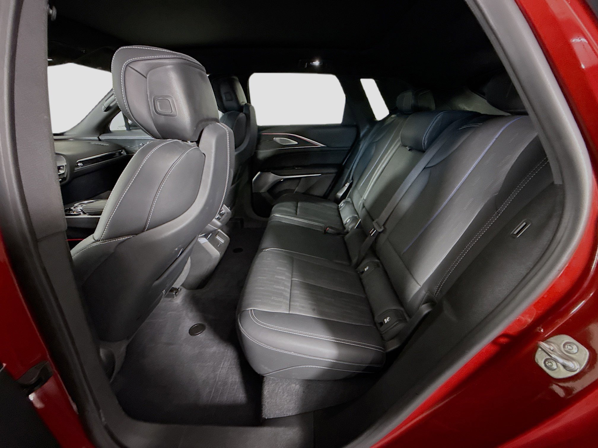 Used 2024 Cadillac Lyriq Luxury w/ LPO, Floor Liner Package AWD/4WD image 25