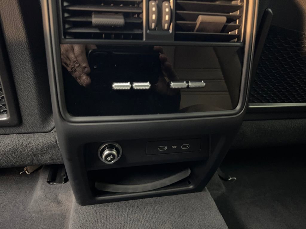 Used 2026 Porsche Cayenne Coupe image 72