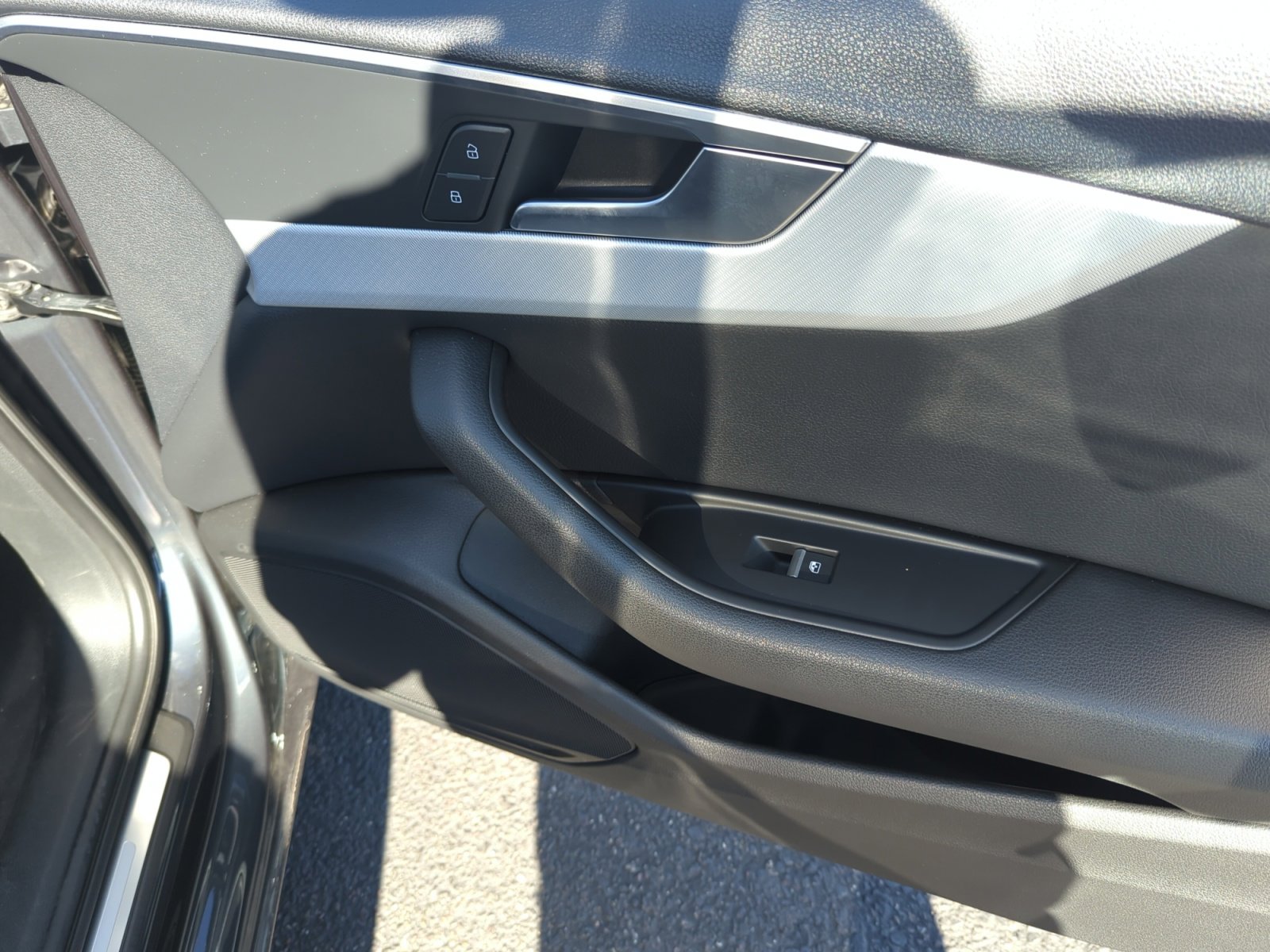 Used 2017 Audi A4 2.0T Ultra Premium w/ Convenience Package image 16