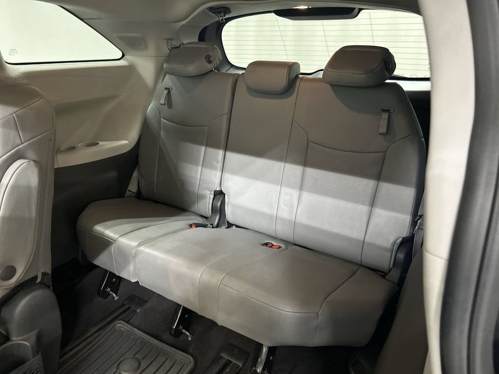 Used 2024 Toyota Sienna XLE w/ XLE Plus Package AWD/4WD image 22