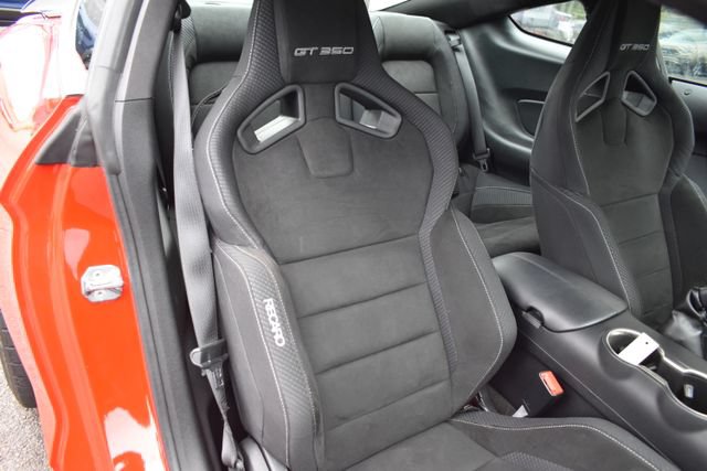 Used 2017 Ford Mustang Shelby GT350 w/ Electronics Package RWD image 5