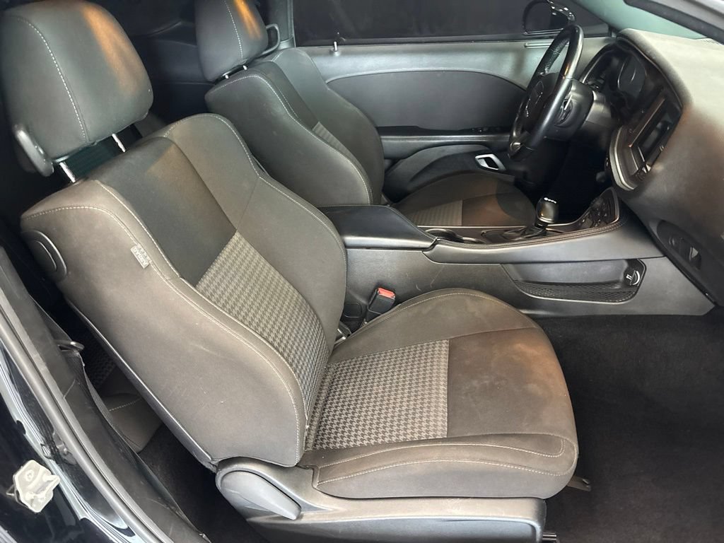 Used 2022 Dodge Challenger GT RWD image 11