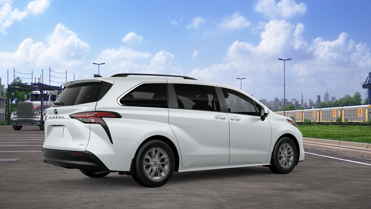 New 2026 Toyota Sienna XLE FWD image 10