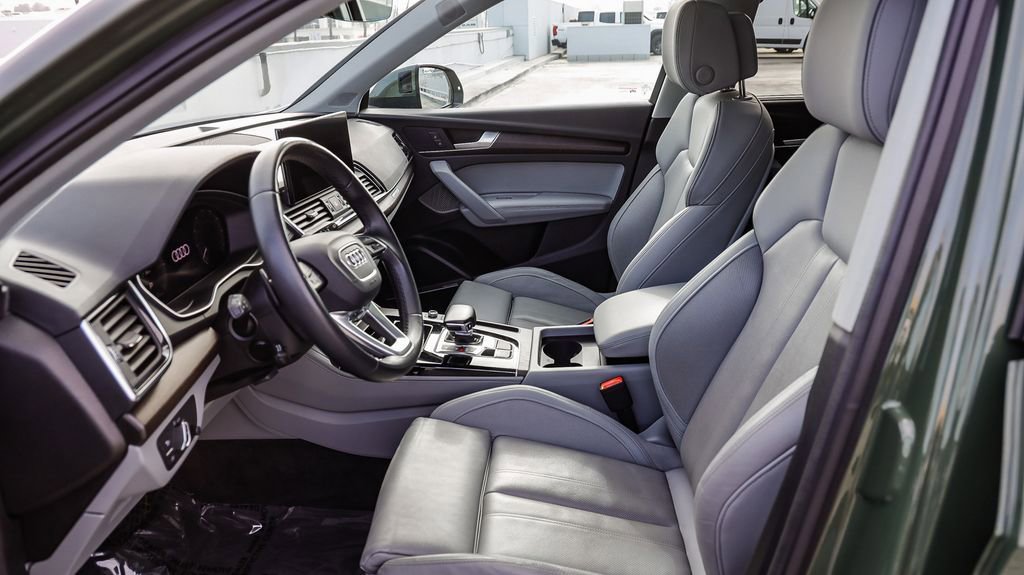 Used 2023 Audi Q5 e Premium Plus w/ Premium Plus Package AWD/4WD image 22