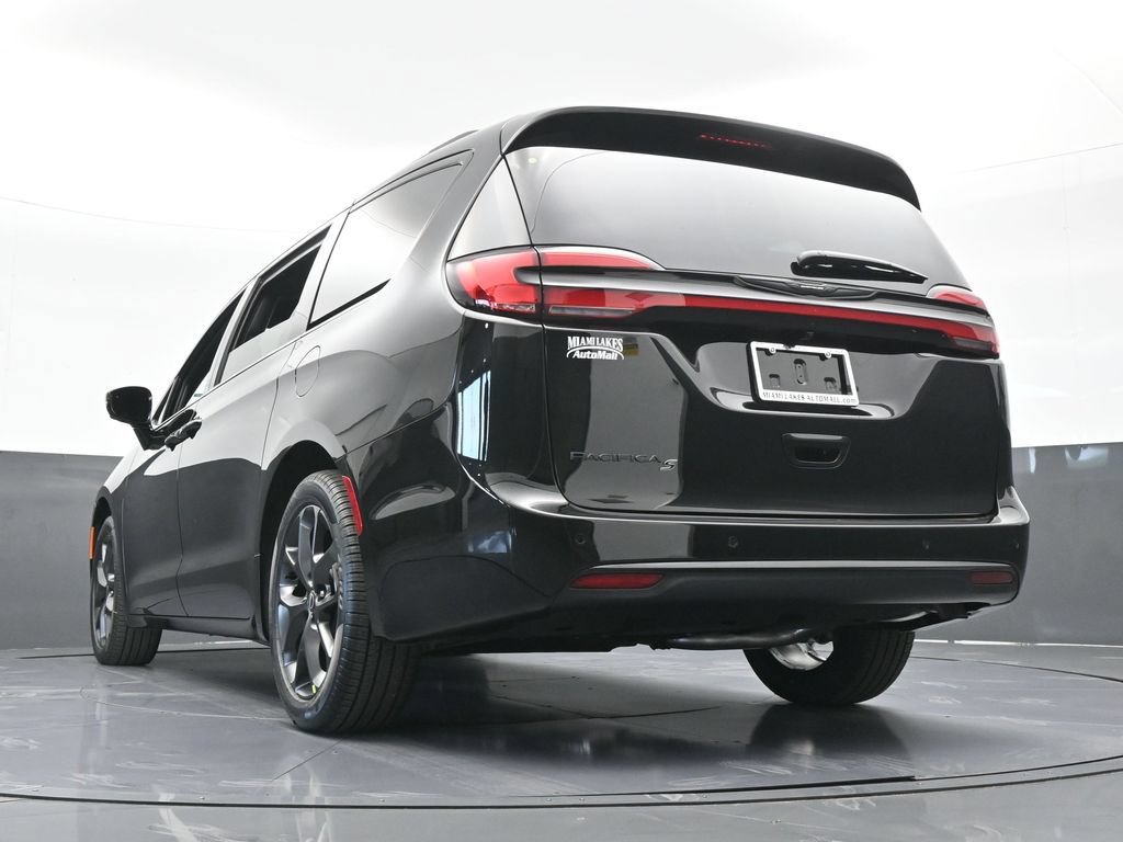 New 2026 Chrysler Pacifica Select w/ S Appearance Package FWD image 58