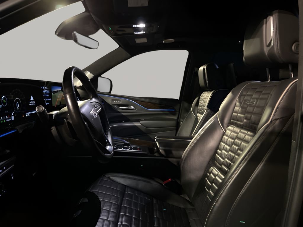 Used 2023 Cadillac Escalade ESV Premium Luxury Platinum image 17