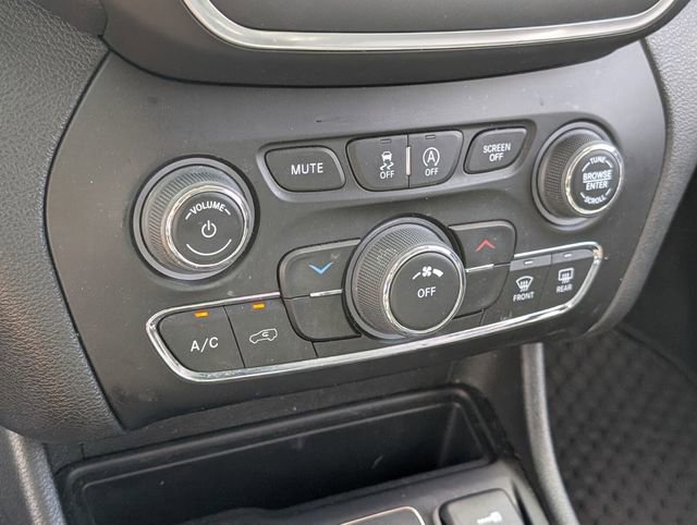 Used 2022 Jeep Cherokee Latitude image 28