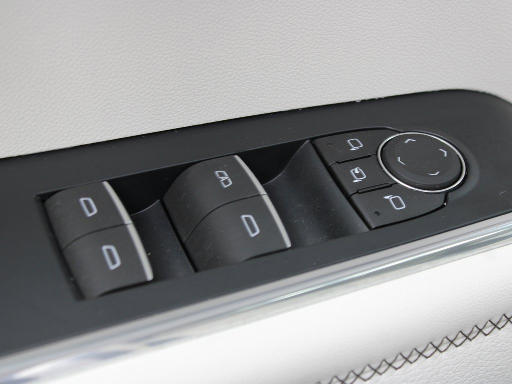 Used 2024 GMC Acadia Denali image 65