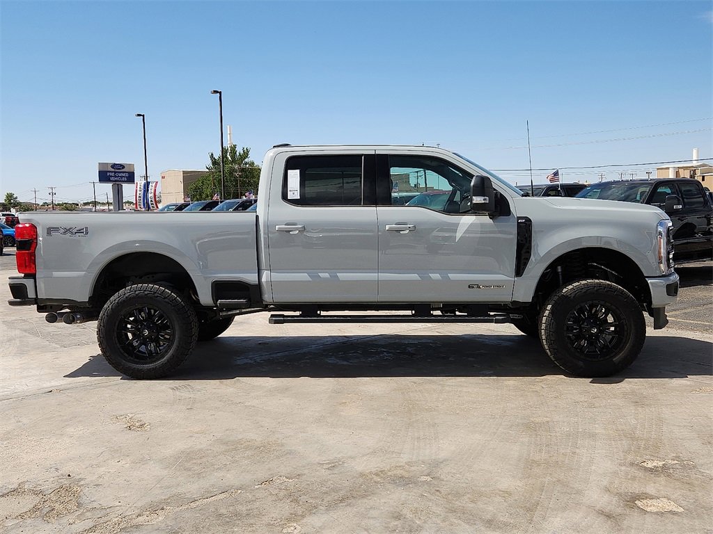 New 2025 Ford F250 XLT w/ Black Appearance Package image 5