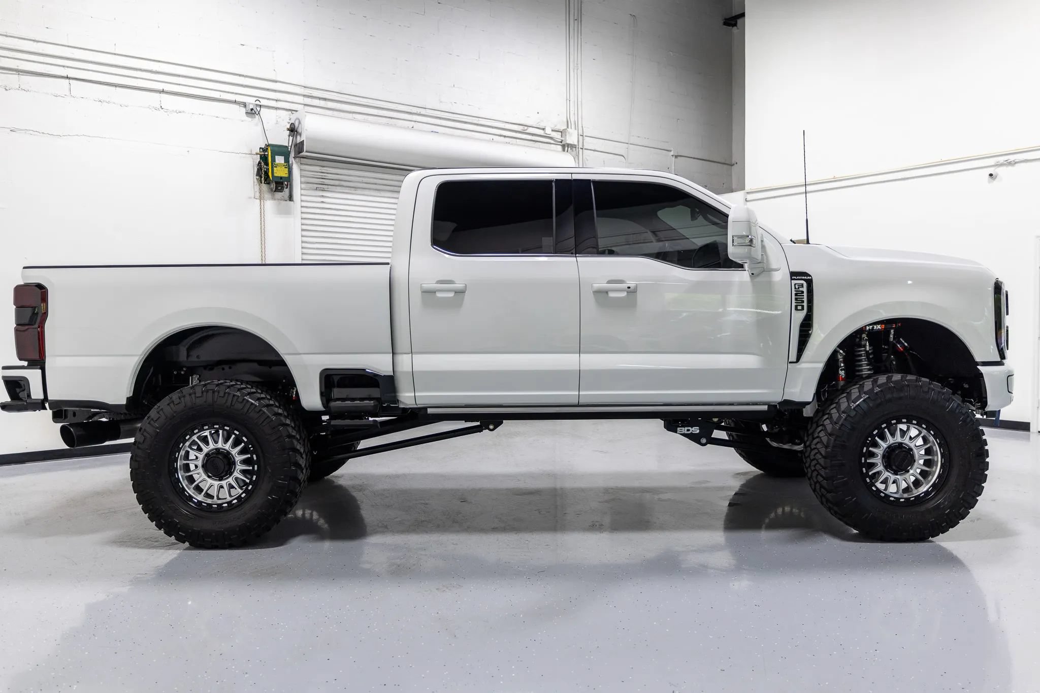 Used 2025 Ford F250 Platinum w/ Platinum Plus Package AWD/4WD image 30
