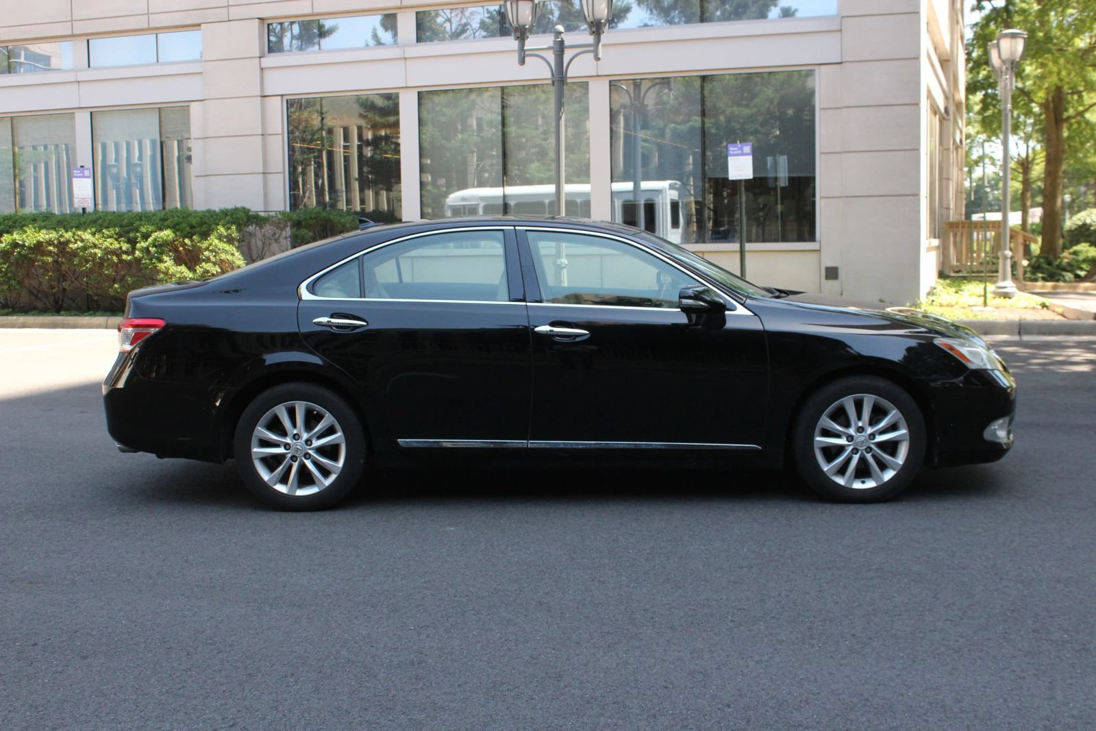 Used 2010 Lexus ES 350 FWD image 6