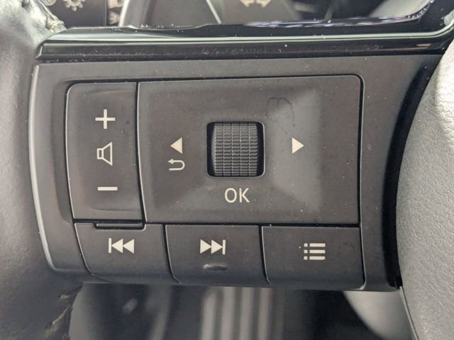 Used 2023 Nissan Pathfinder SL w/ Black Appearance Package image 15