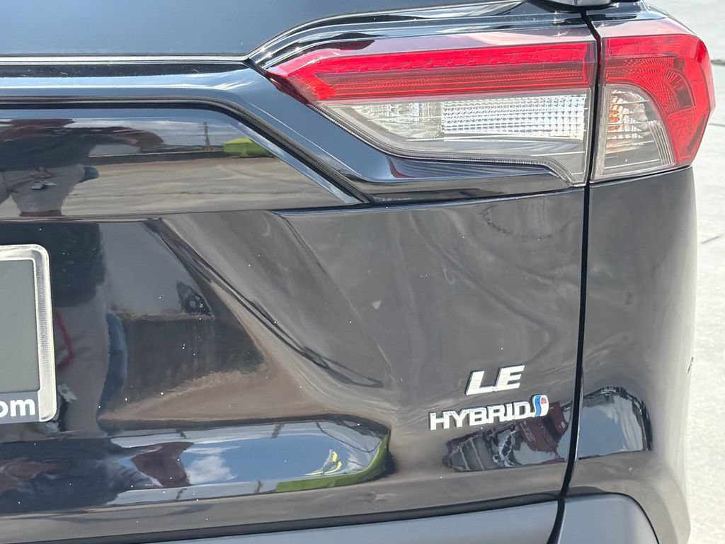 Used 2024 Toyota RAV4 LE AWD/4WD image 25