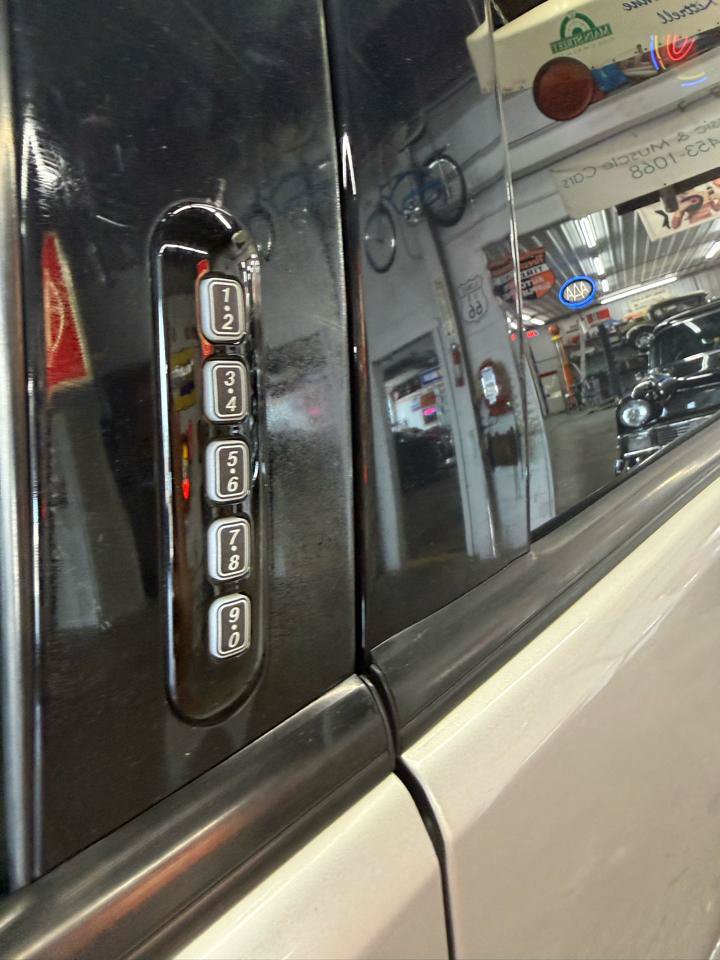 Used 2007 Ford Explorer Sport Trac Limited RWD image 11