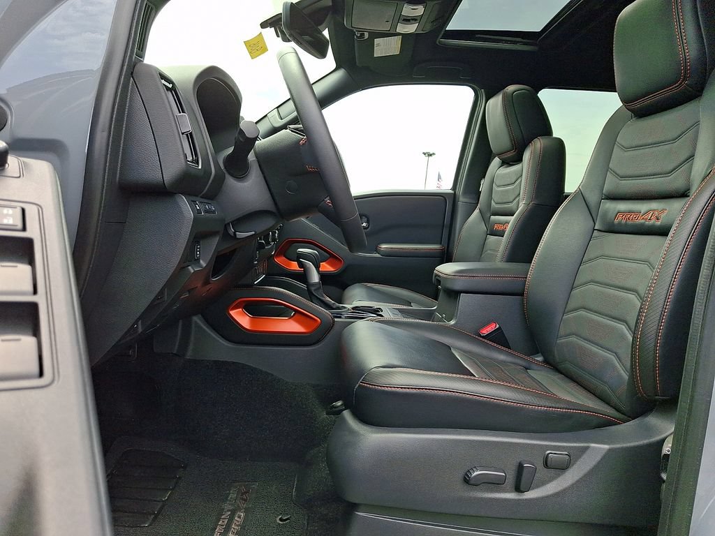 Certified 2025 Nissan Frontier PRO-4X w/ Pro Premium Package AWD/4WD image 13