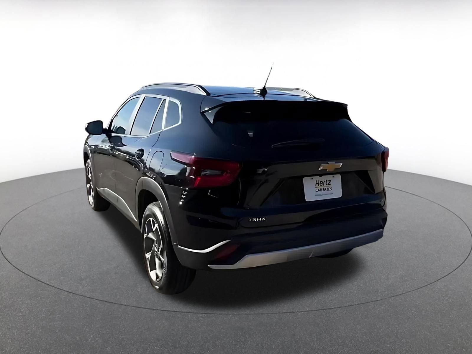 Used 2025 Chevrolet Trax LT w/ LT Convenience Package image 11