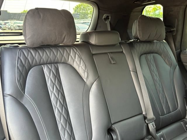 Used 2026 BMW X7 M60i AWD/4WD image 32