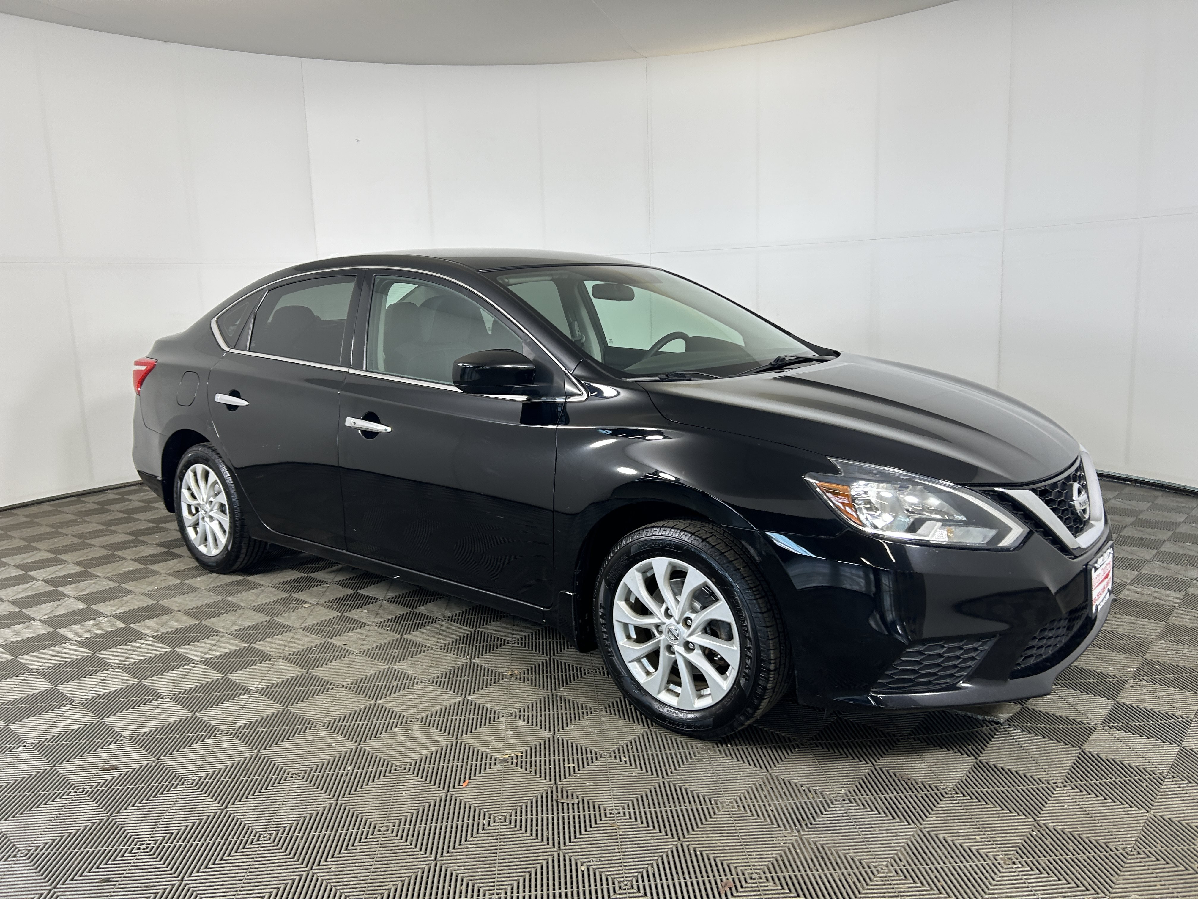 Used 2018 Nissan Sentra SV FWD image 3
