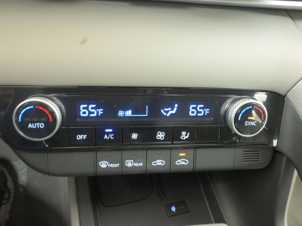 Certified 2025 Hyundai Elantra Sport FWD image 30