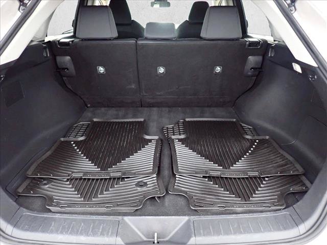 Used 2024 Toyota Venza LE AWD/4WD image 8