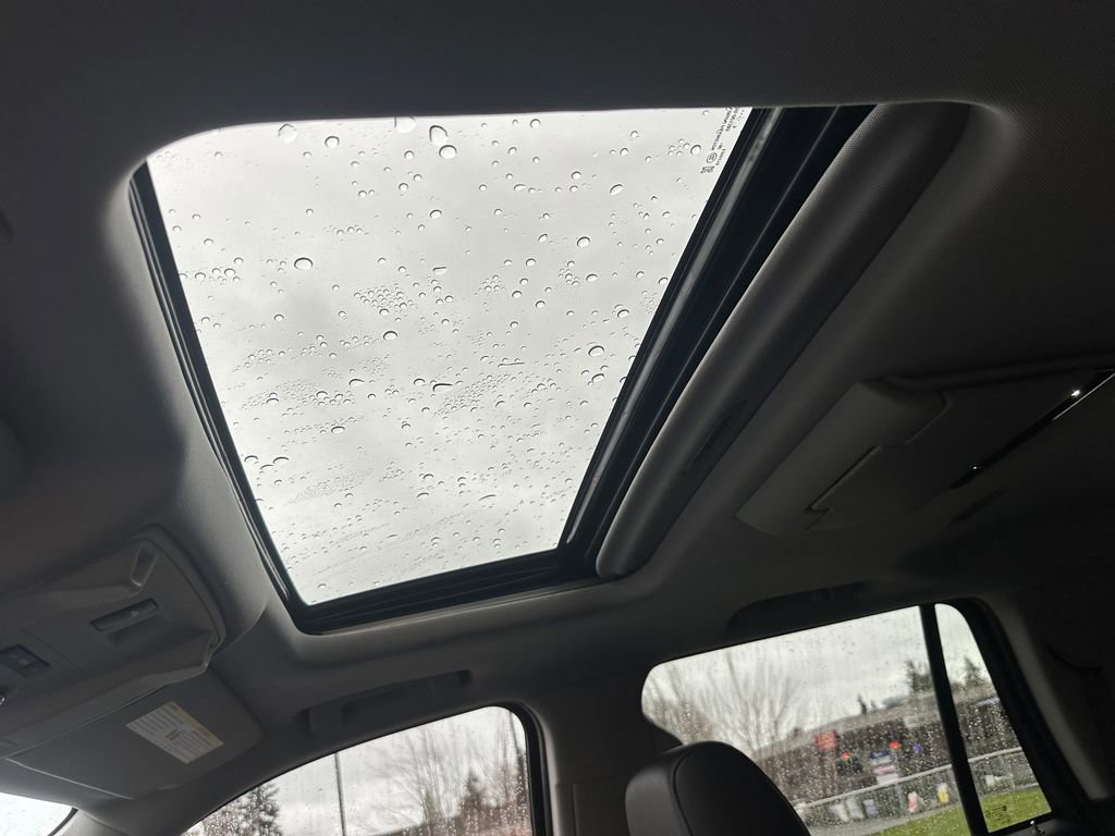 Used 2020 Cadillac Escalade Premium Luxury image 26