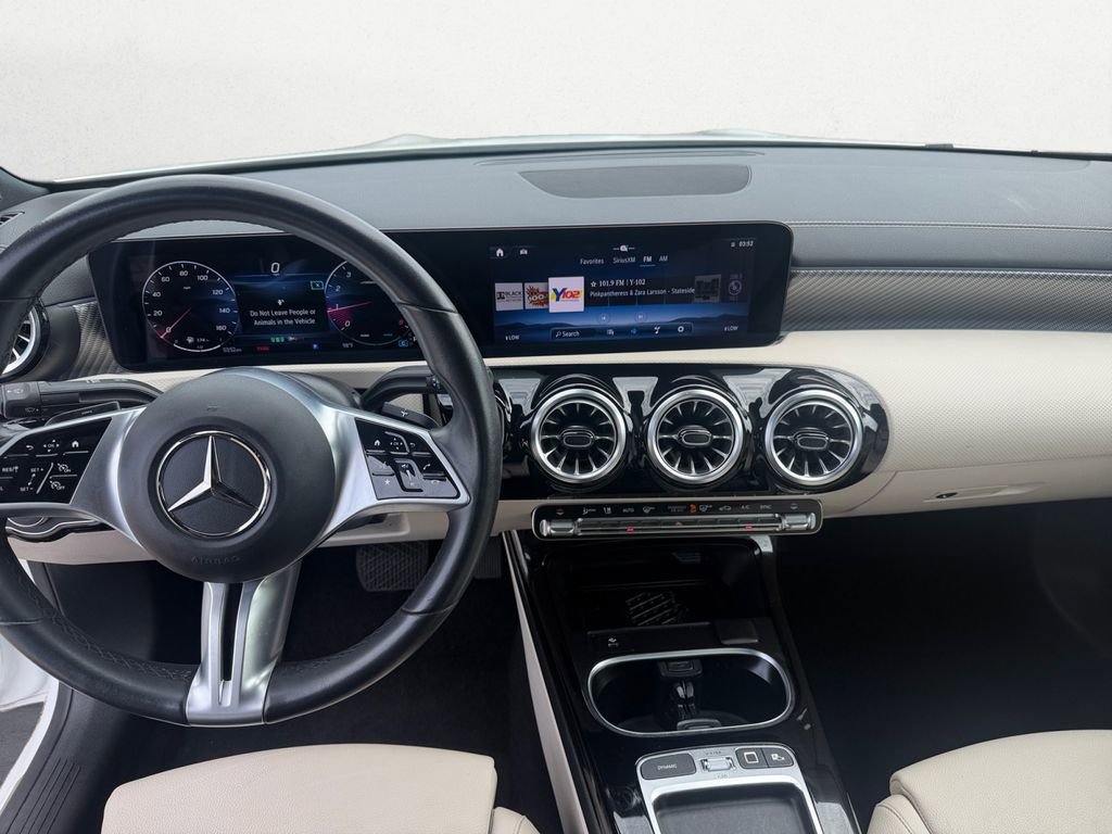 Used 2025 Mercedes-Benz CLA 250 w/ Exclusive Package image 11