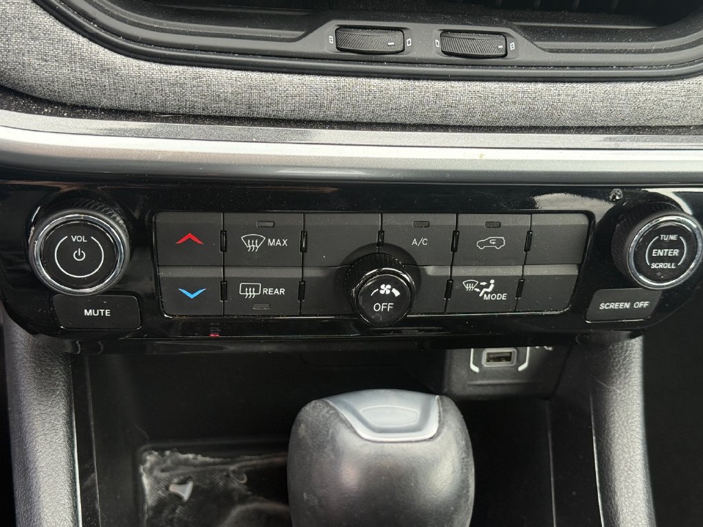 Used 2022 Jeep Compass Latitude FWD image 24