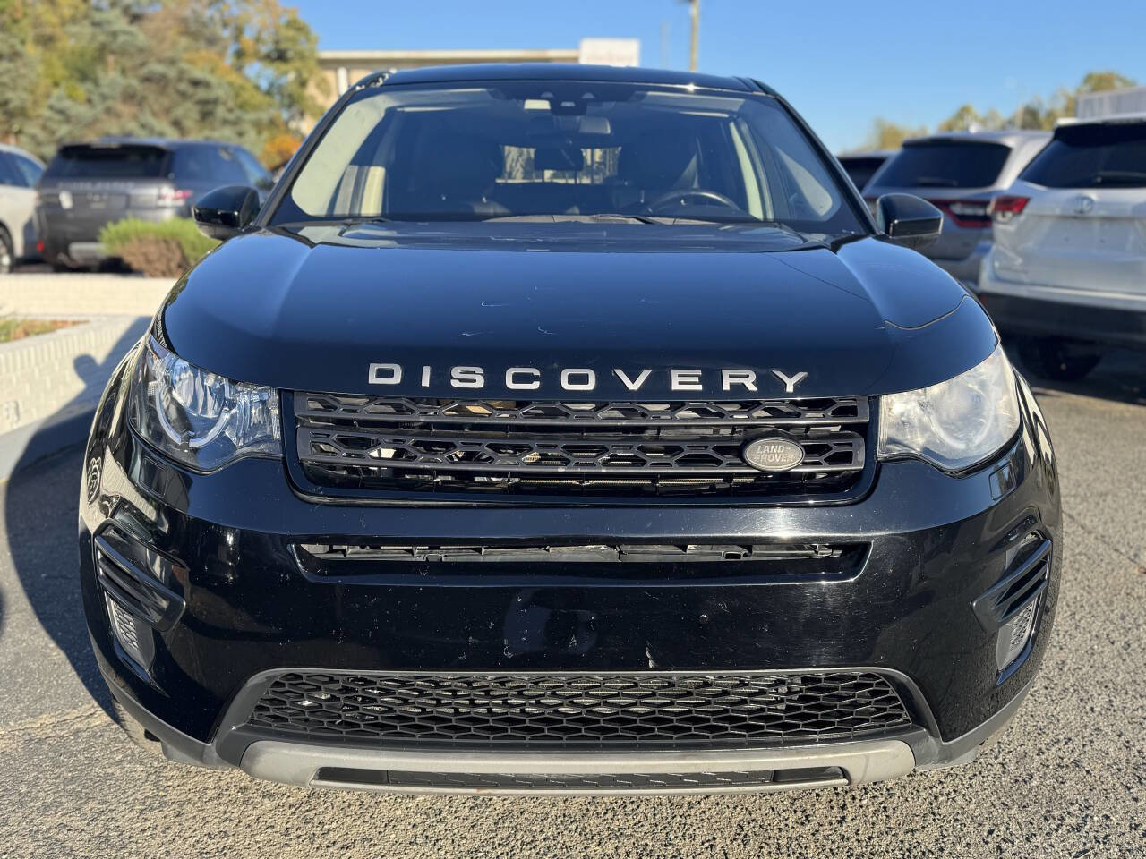 Used 2018 Land Rover Discovery Sport SE image 2