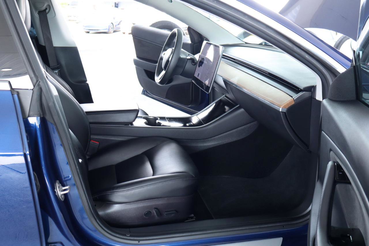 Used 2018 Tesla Model 3 Long Range RWD image 33