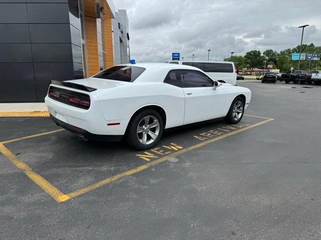Used 2019 Dodge Challenger SXT RWD image 5