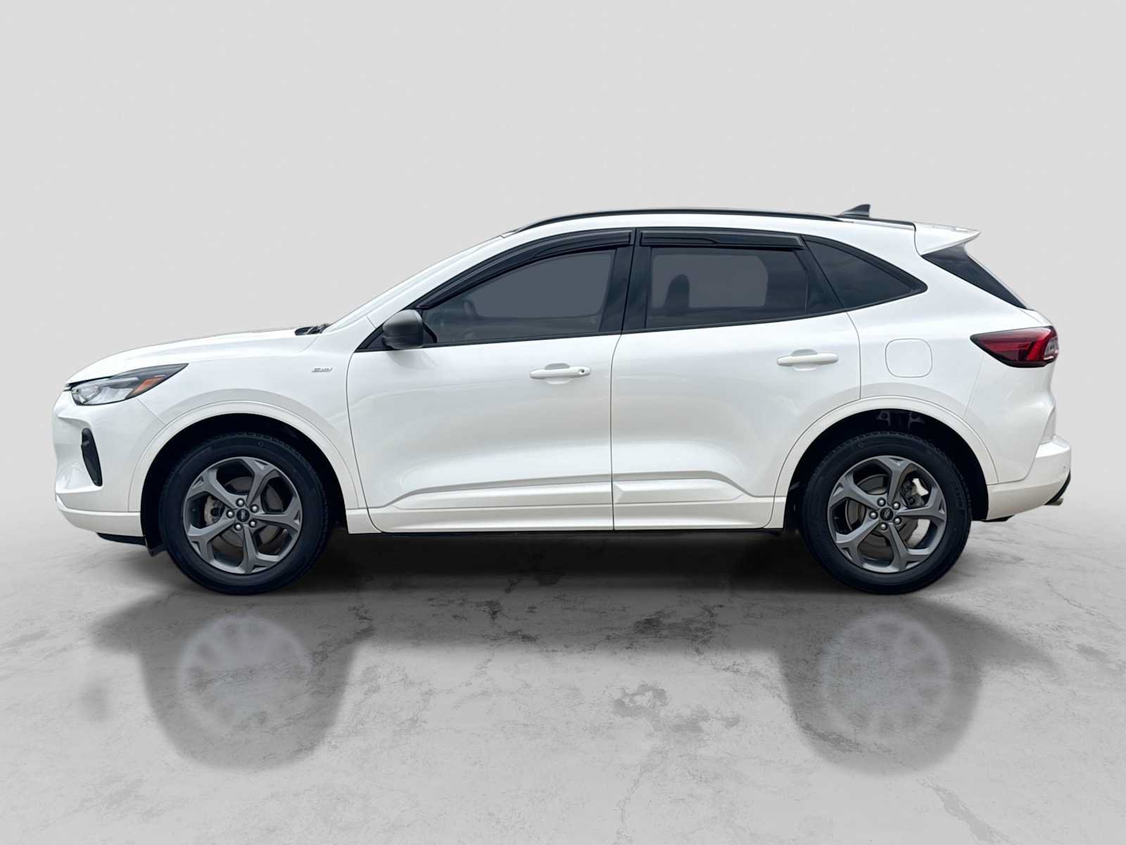 Used 2024 Ford Escape ST-Line w/ Tech Pack #1 AWD/4WD image 3