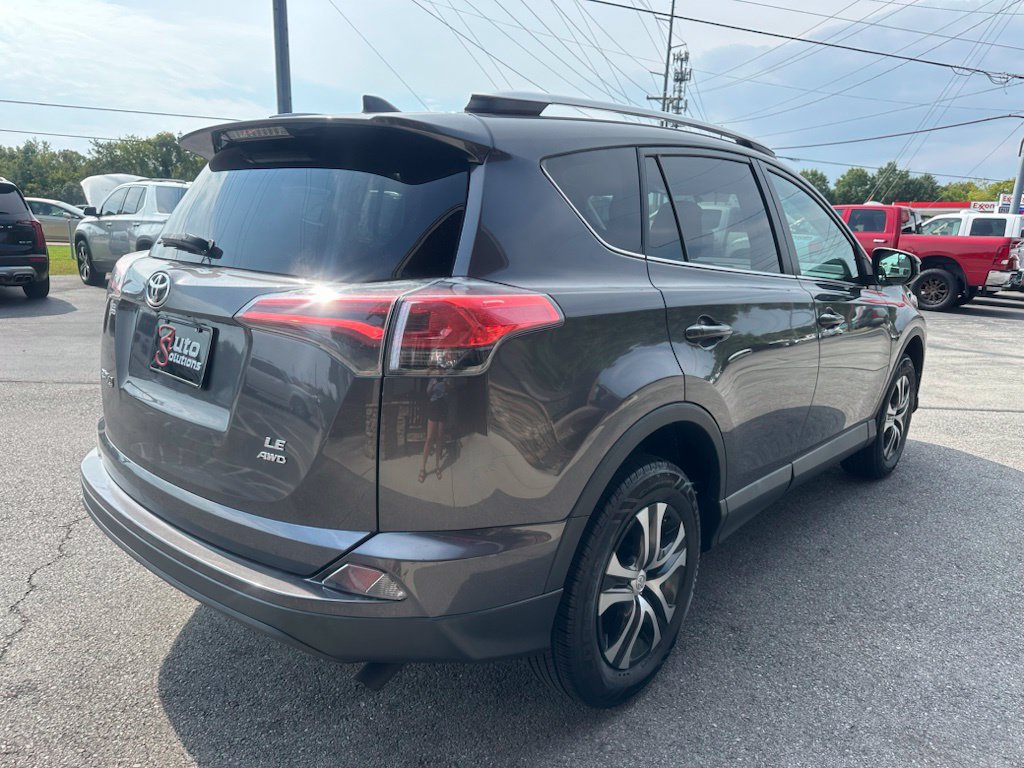 Used 2016 Toyota RAV4 LE AWD/4WD image 8