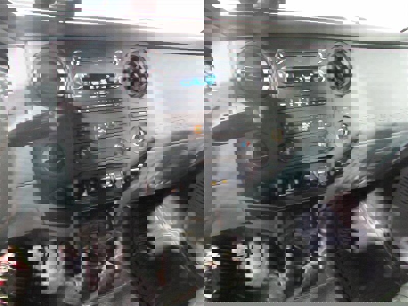 Used 2016 Ford F550 2WD Regular Cab Super Duty image 31