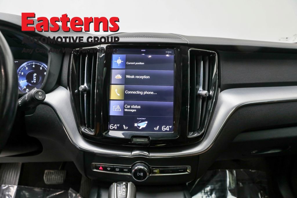 Used 2019 Volvo XC60 T5 Momentum w/ Multimedia Package image 12